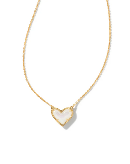 Ari Heart Short Pendant Necklace