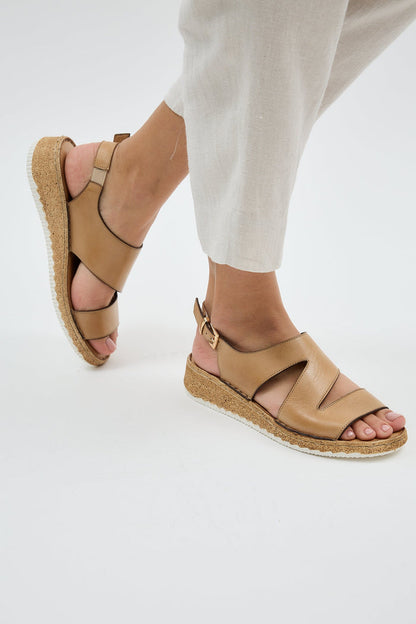 Gina Apricot