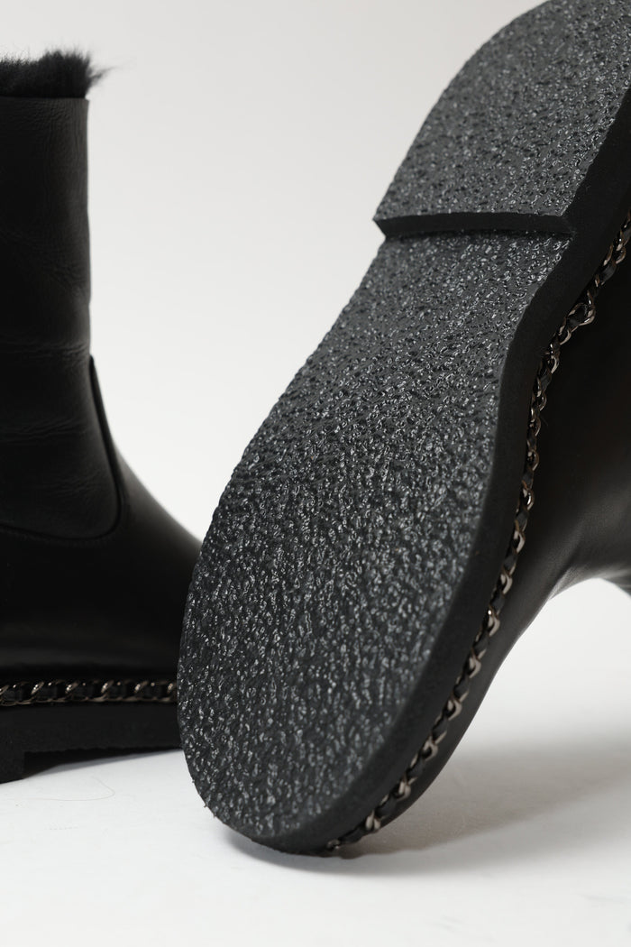 Hebe Black