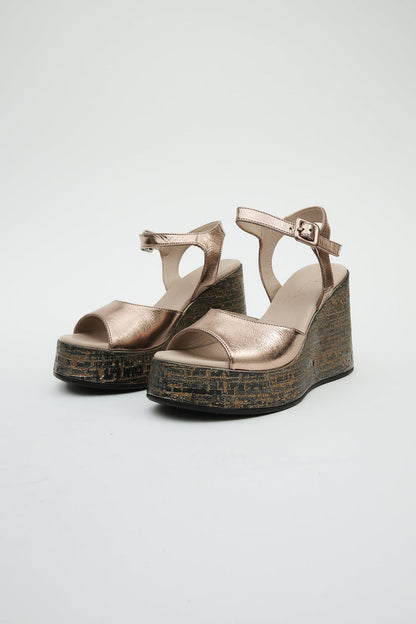 Lenore Bronze