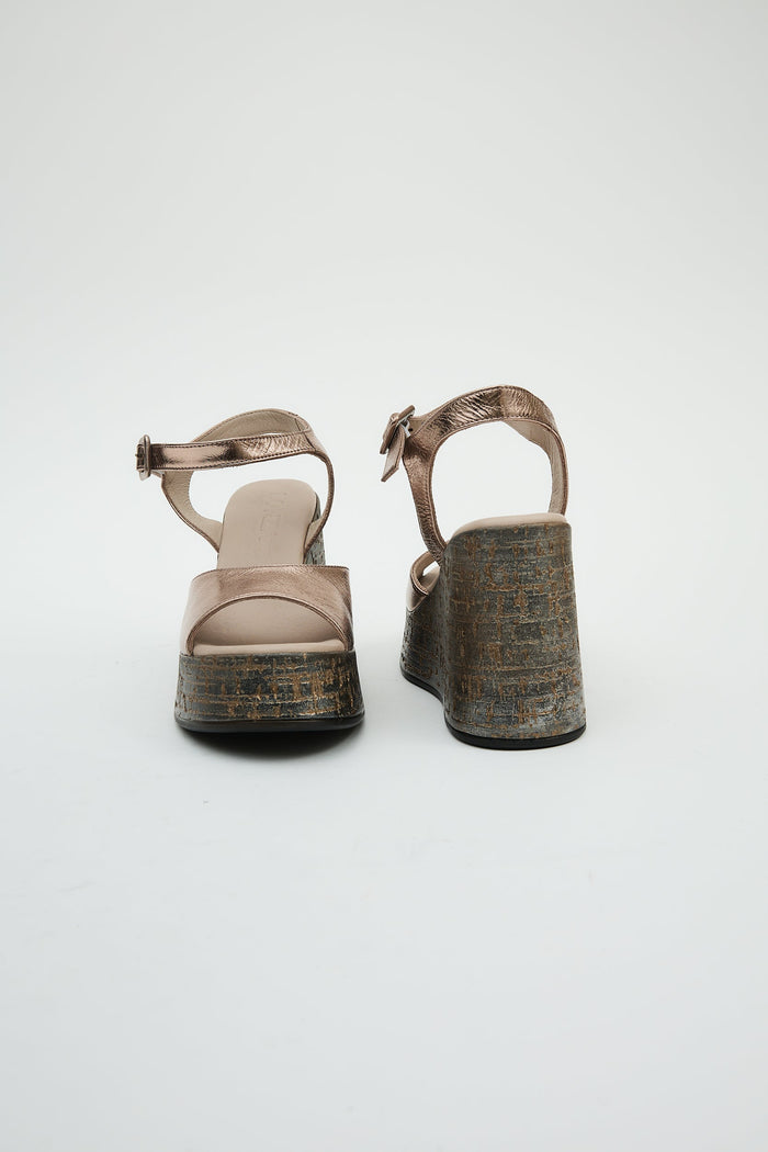 Lenore Bronze