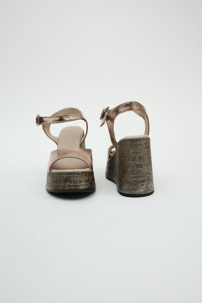 Lenore Bronze