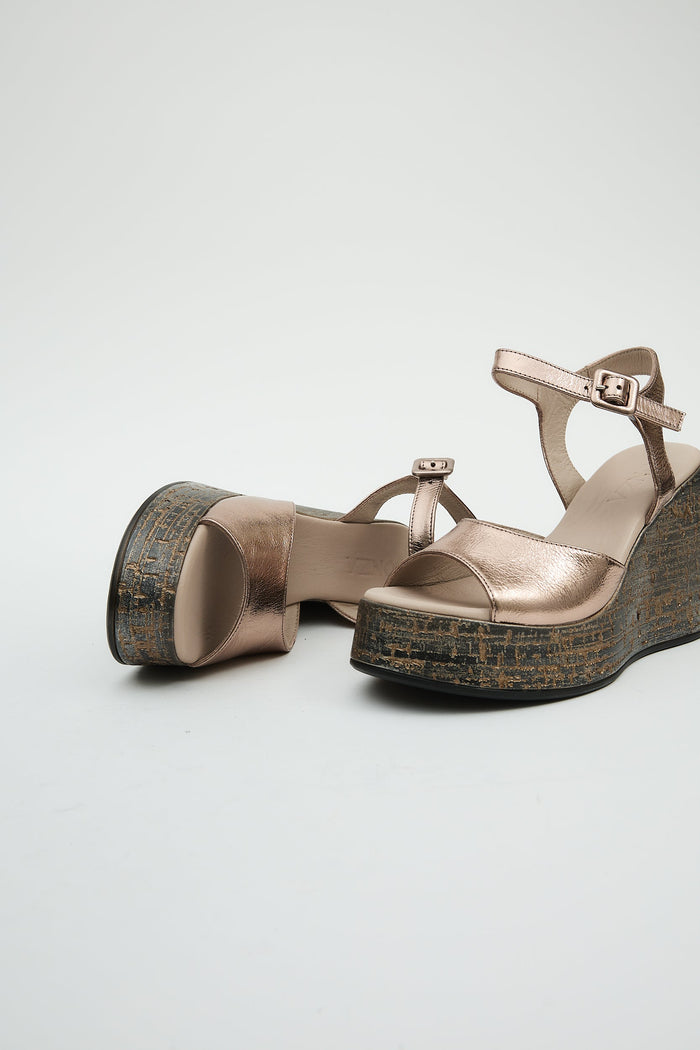 Lenore Bronze