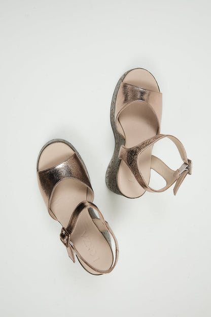 Lenore Bronze