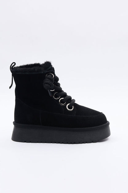 Mistelle Black