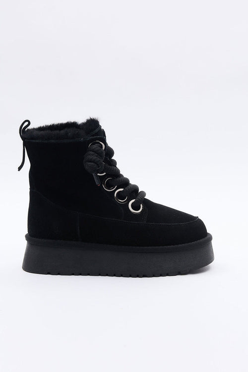 Mistelle Black