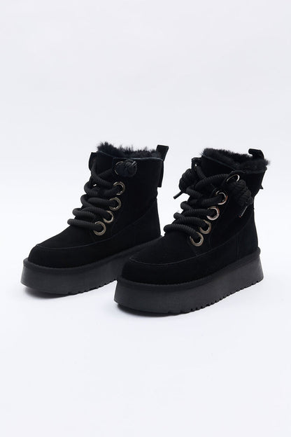 Mistelle Black