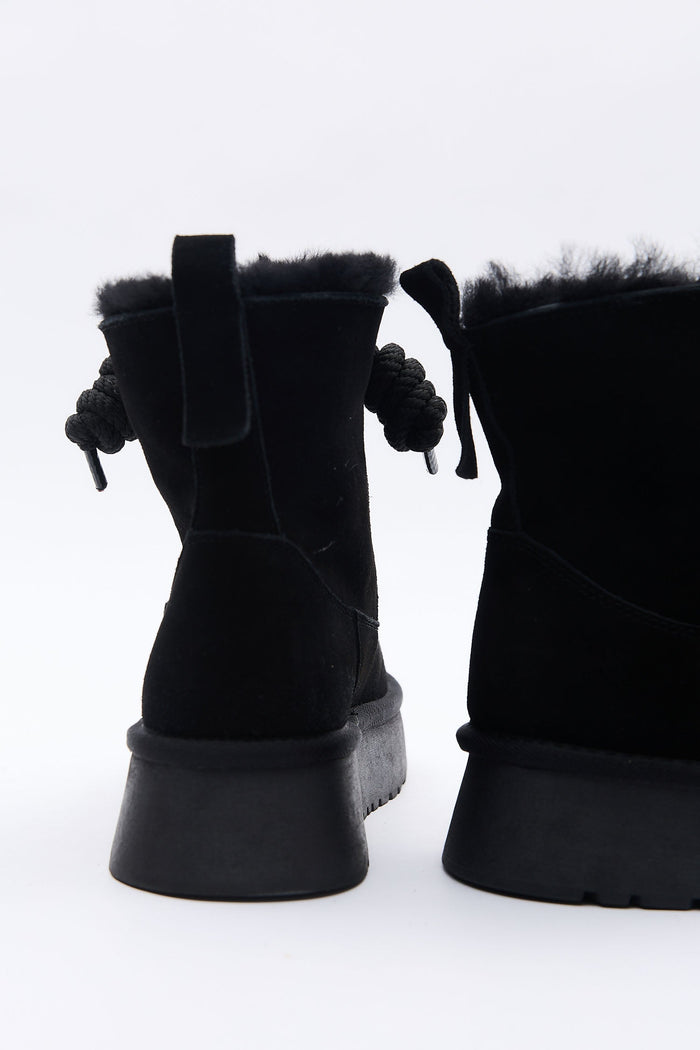 Mistelle Black