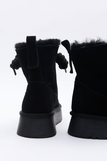 Mistelle Black