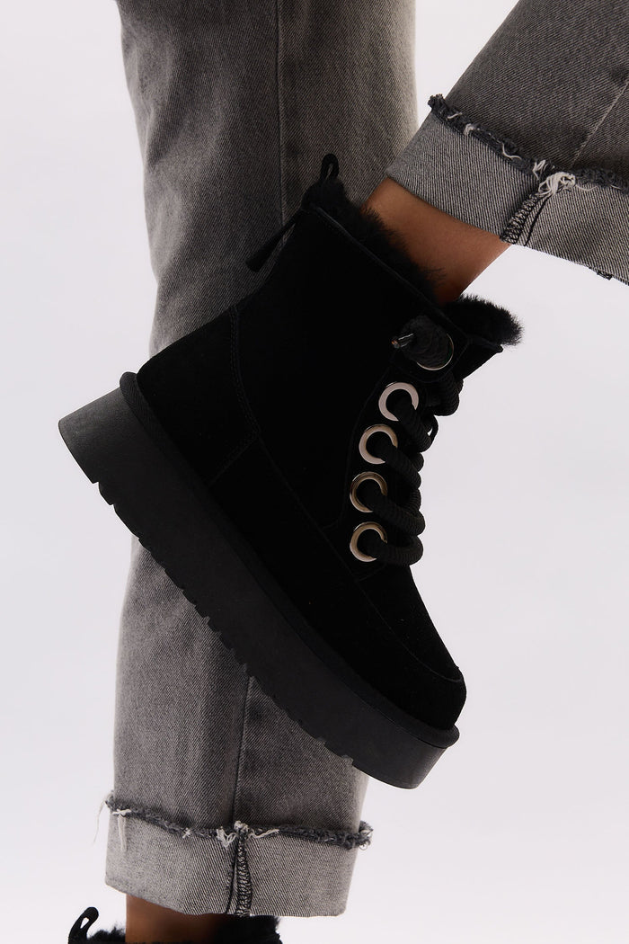 Mistelle Black
