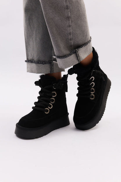 Mistelle Black