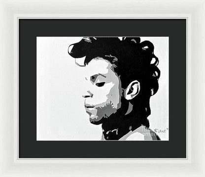 14" x 11" / White / Black