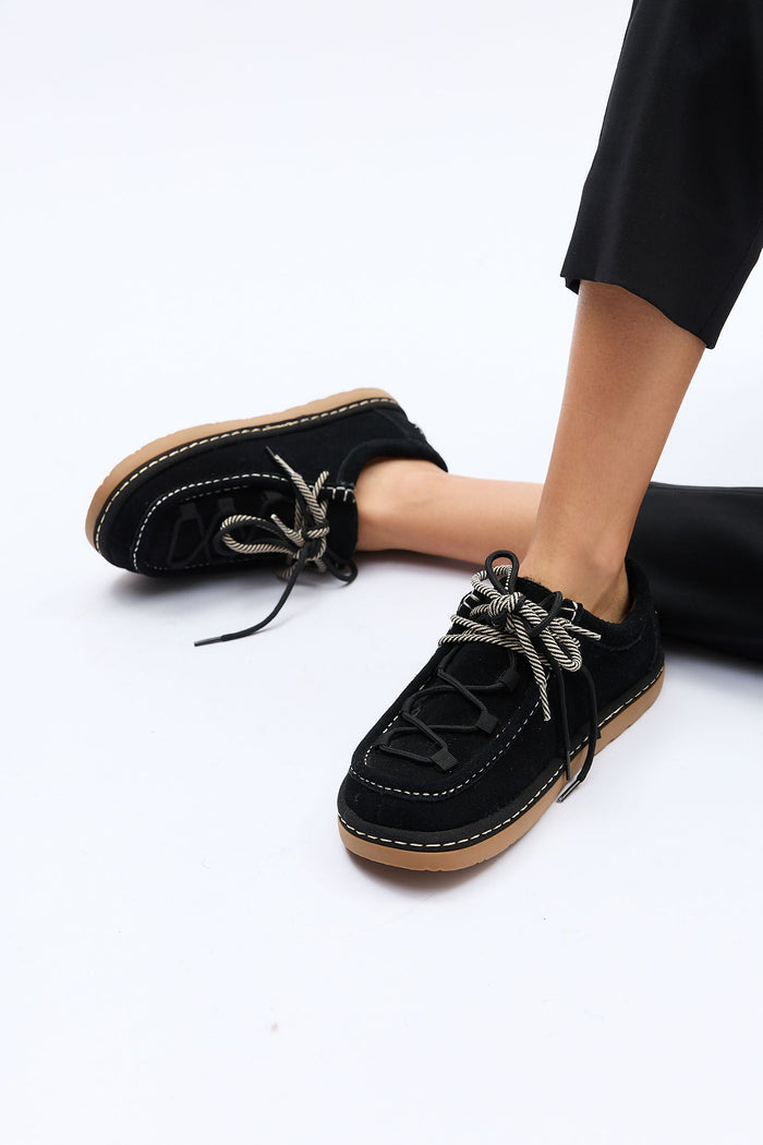 Rhina Black
