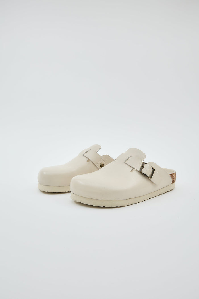 Voula White