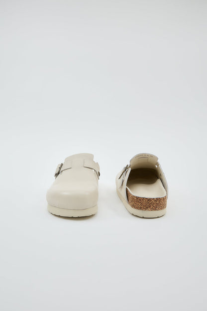 Voula White