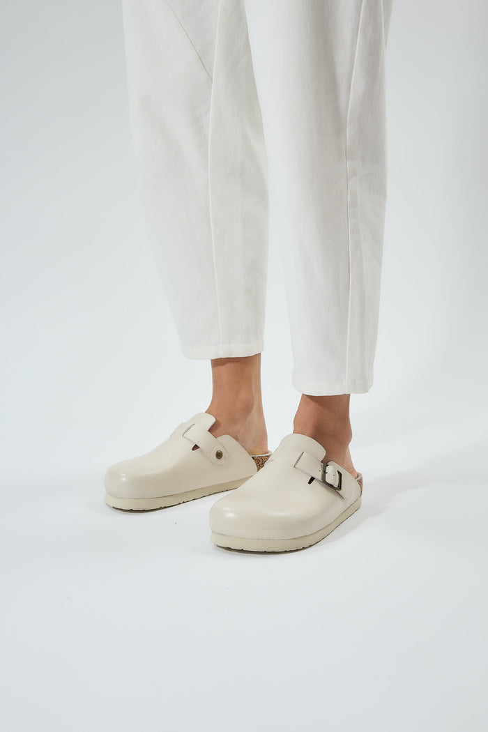 Voula White