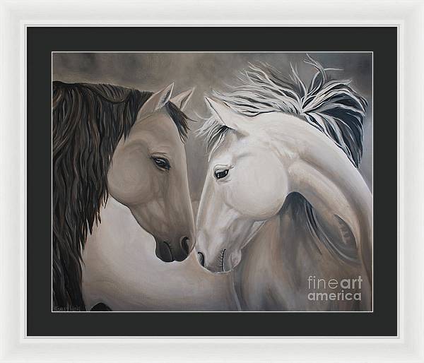 24" x 19.5" / White / Black